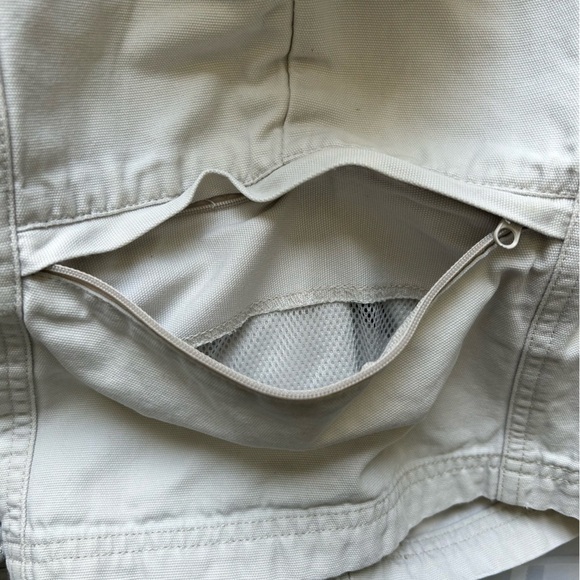 Woolrich Vintage High Rise Light Cream Cargo Shorts - Picture 15 of 17